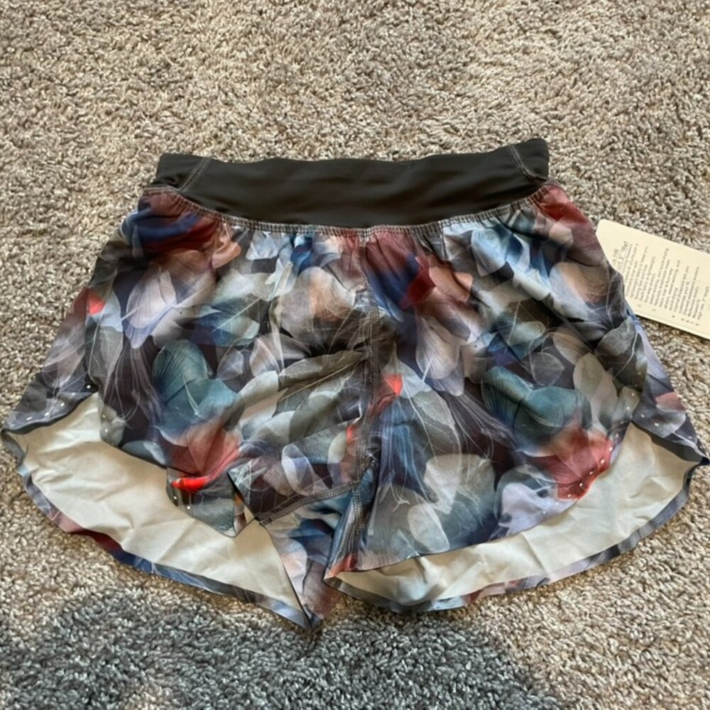 [NWT] Lululemon Fast and Free 3' Short - Size 2 - Multicolored